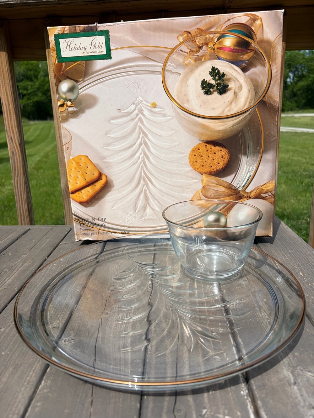 Holiday Gold by Indiana Glass Chip N Dip 16K Gold Decorated USA Made‎